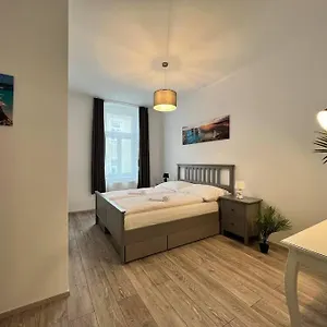 Apartment Gesamte Fuer 4 18, Wien